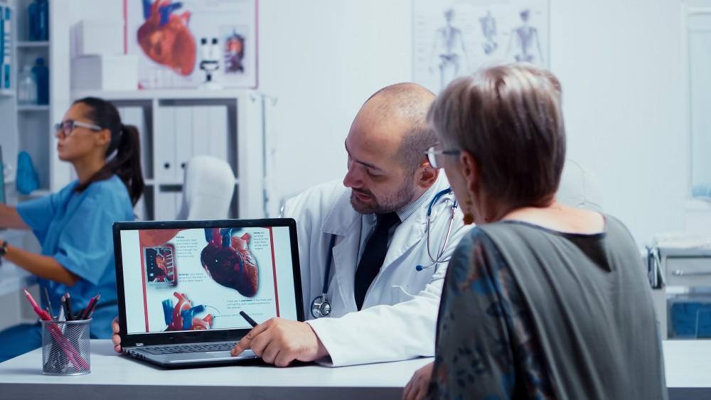 How Heart Attack Symptoms Are Different in Women Than Men